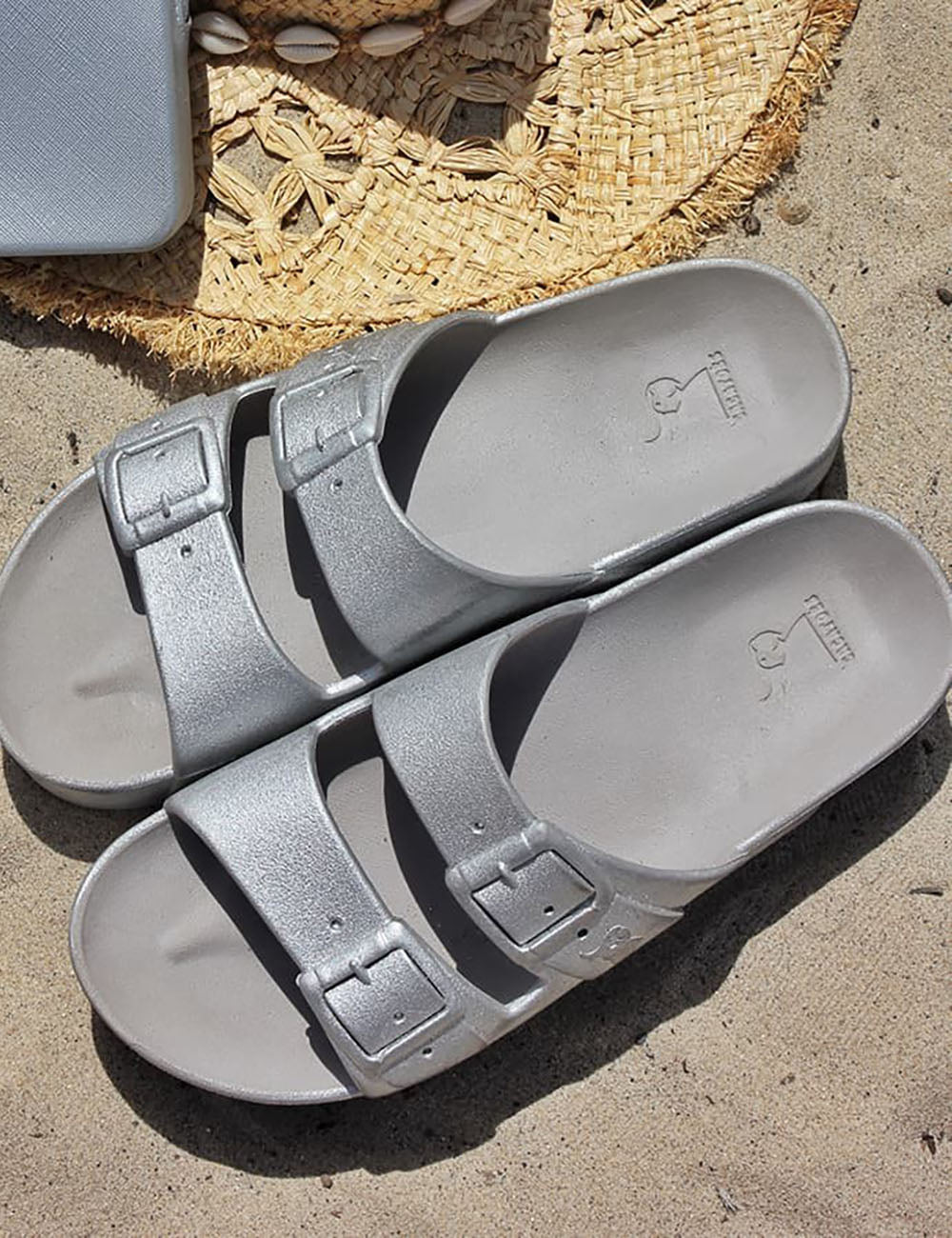 CACATOES CACATOES ΣΑΓΙΟΝΑΡΕΣ