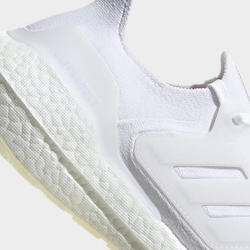 ADIDAS ULTRABOOST 22